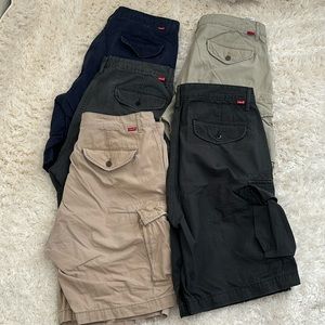 Used, 5 Levi’s Men's Carrier Loose-Fit Non-Stretch 9.5" Cargo Shorts. Size W34